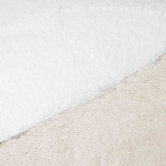 Cama Encorvada para Perros Grande - Piel de Conejo Sintética Blanco 03