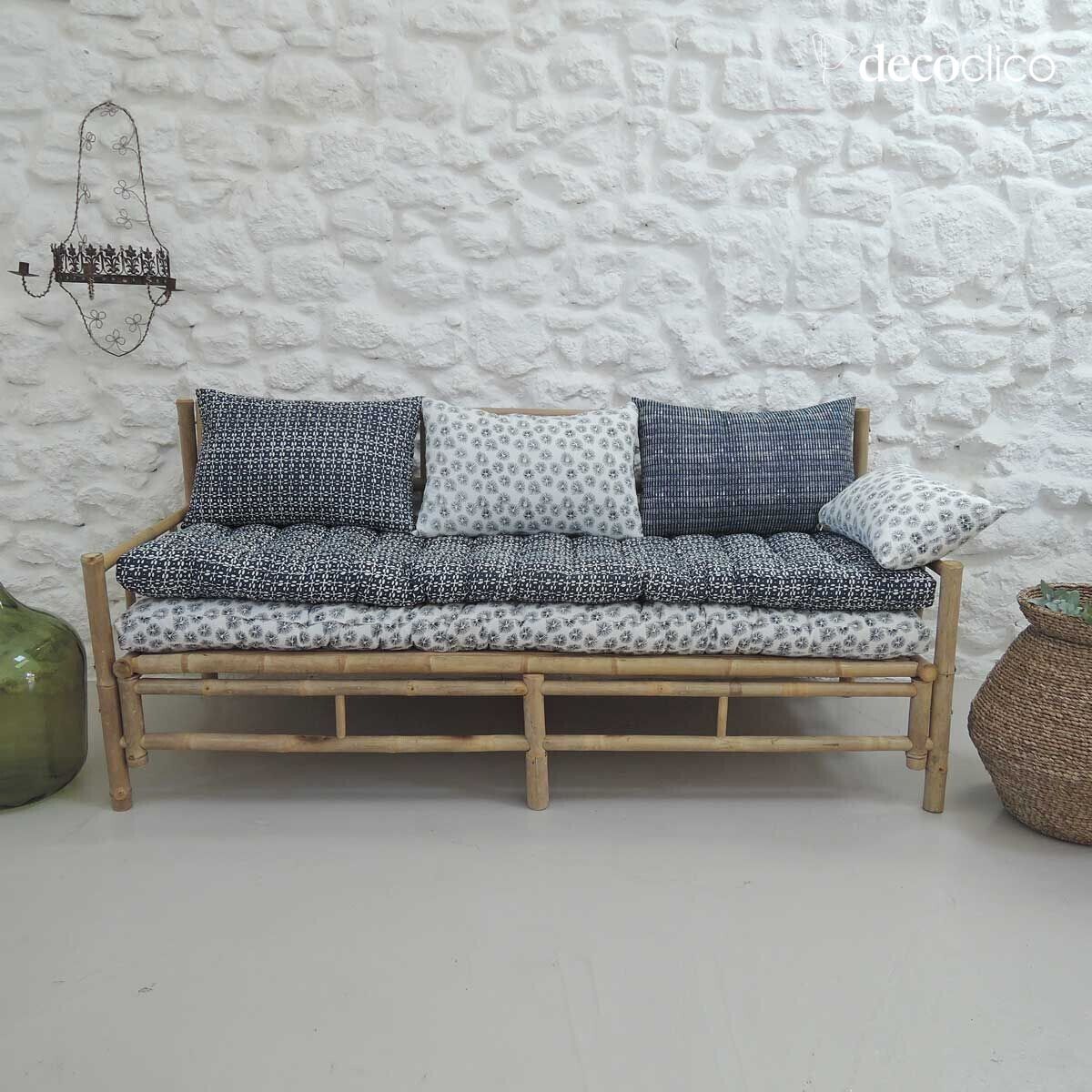 Matelas de sol en coton imprimé block print blanc sur fond bleu de prusse Croix