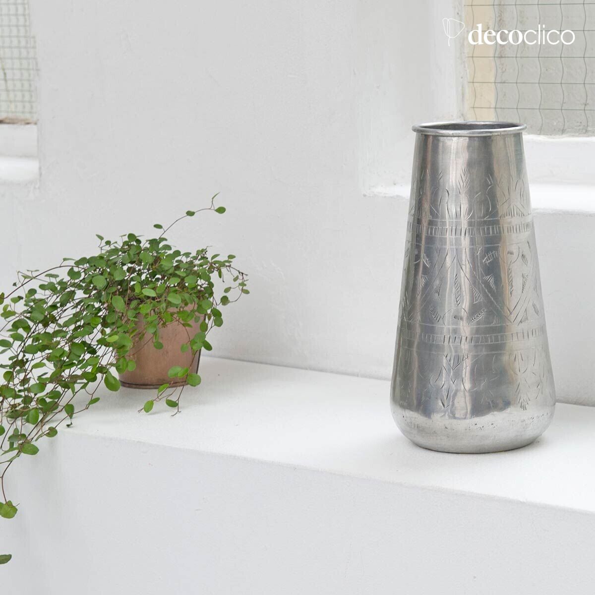 Vase cylindrique en aluminium argenté H26 cm Jaya